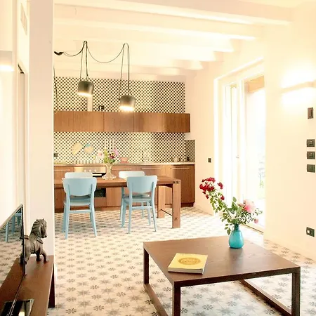 Di Caffe Maya By Holiday Solutions Appartement