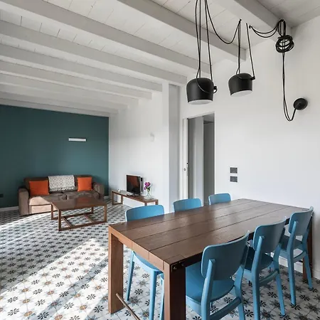 Appartement Di Caffe Maya By Holiday Solutions